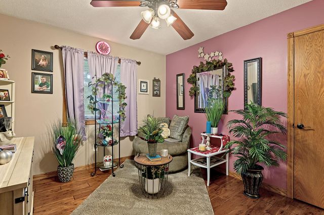 911 N Pine Grove, Wichita, KS 67212