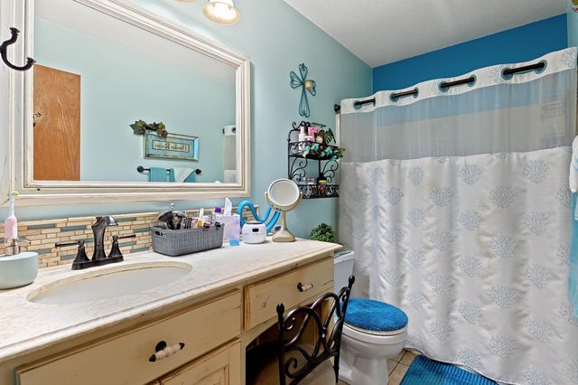 911 N Pine Grove, Wichita, KS 67212