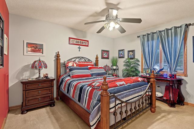 911 N Pine Grove, Wichita, KS 67212
