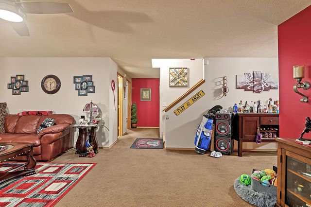 911 N Pine Grove, Wichita, KS 67212