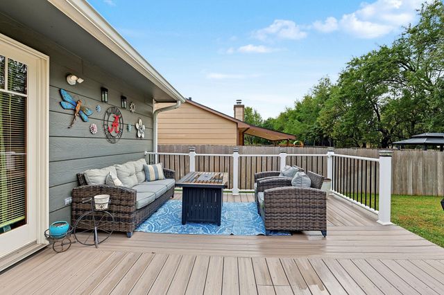 911 N Pine Grove, Wichita, KS 67212