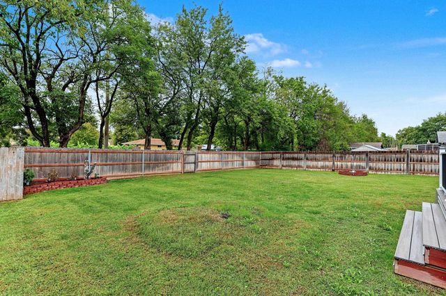 911 N Pine Grove, Wichita, KS 67212