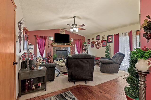911 N Pine Grove, Wichita, KS 67212