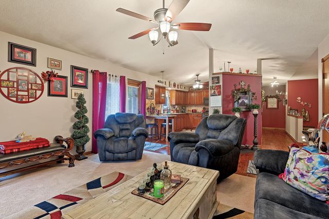 911 N Pine Grove, Wichita, KS 67212