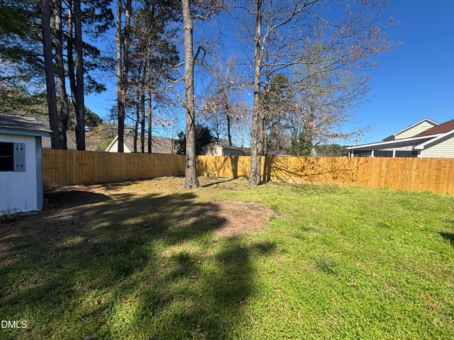 116 S Friars Chase, Fuquay Varina, NC 27526