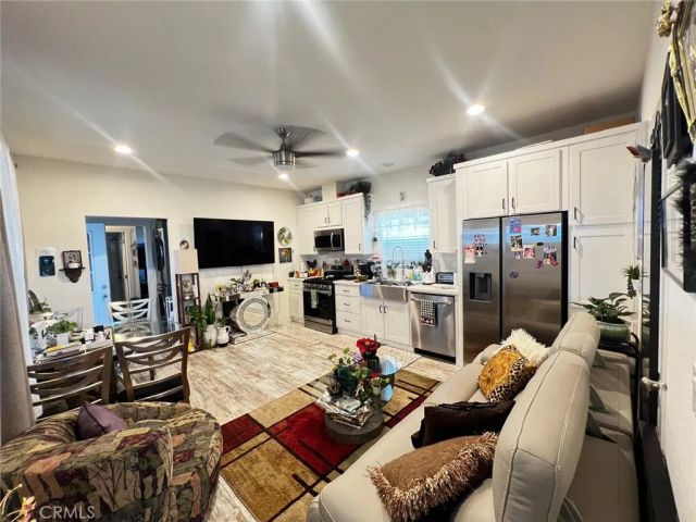 1517 Newhope 3, Santa Ana, CA 92703