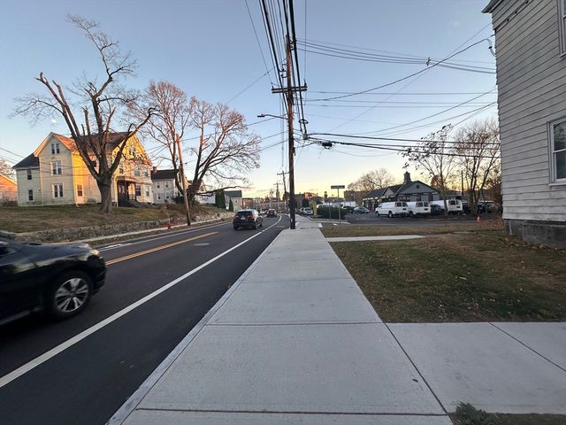 26 N Main St 4, Natick, MA 01760