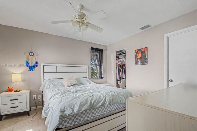 6525 W 26th Dr 204-37, Hialeah, FL 33016