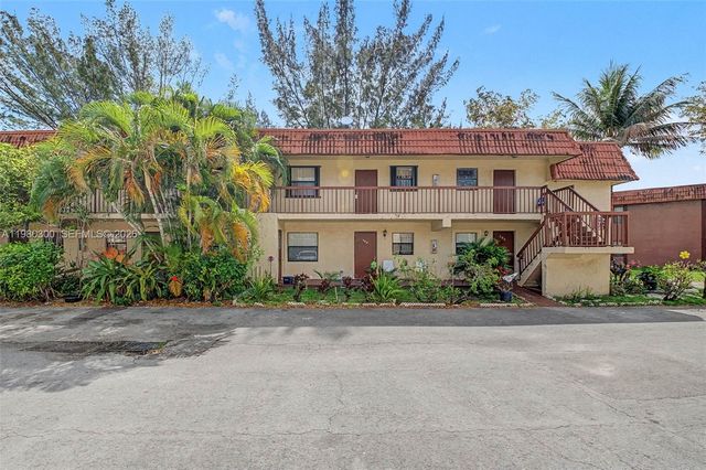 6525 W 26th Dr 204-37, Hialeah, FL 33016