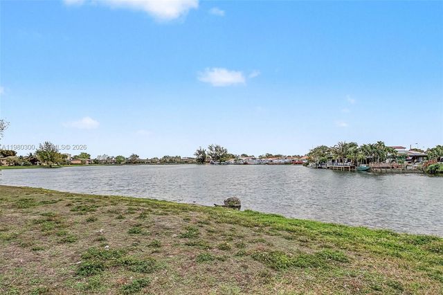 6525 W 26th Dr 204-37, Hialeah, FL 33016