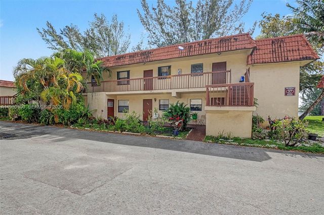 6525 W 26th Dr 204-37, Hialeah, FL 33016