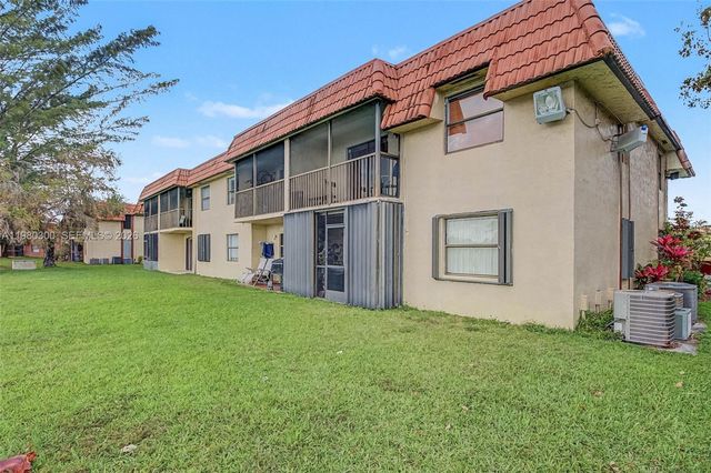 6525 W 26th Dr 204-37, Hialeah, FL 33016