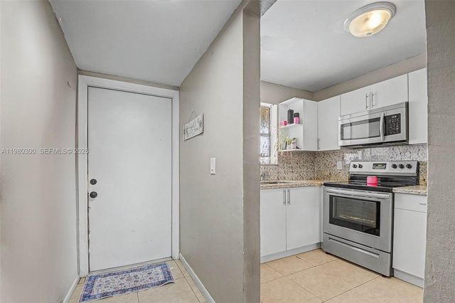 6525 W 26th Dr 204-37, Hialeah, FL 33016