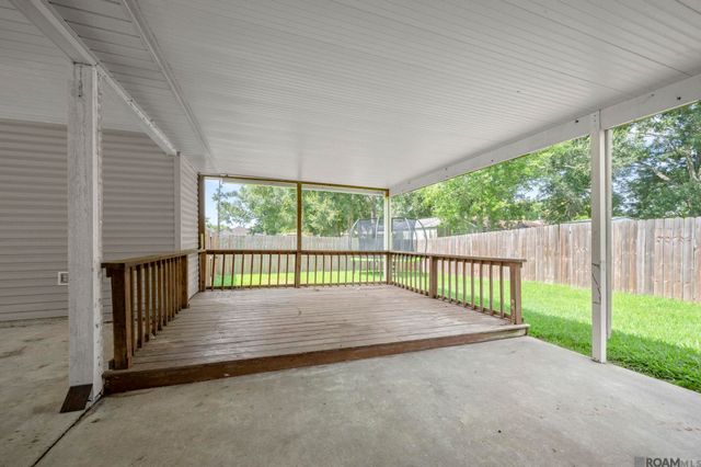 11287 Shelly St, St Amant, LA 70774