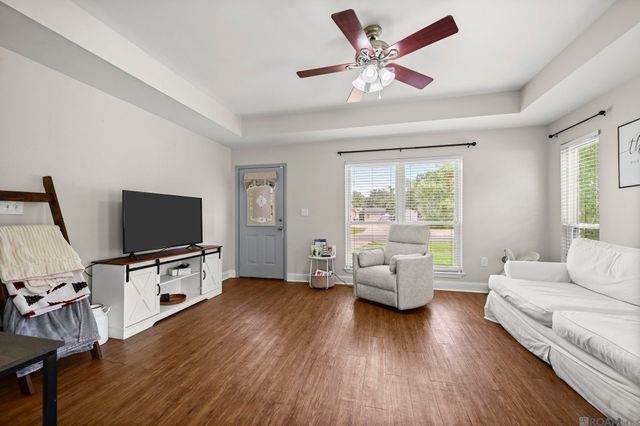 11287 Shelly St, St Amant, LA 70774
