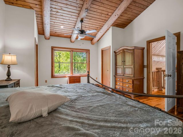170 Old Mountain Pass, Hendersonville, NC 28792