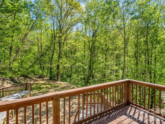 170 Old Mountain Pass, Hendersonville, NC 28792