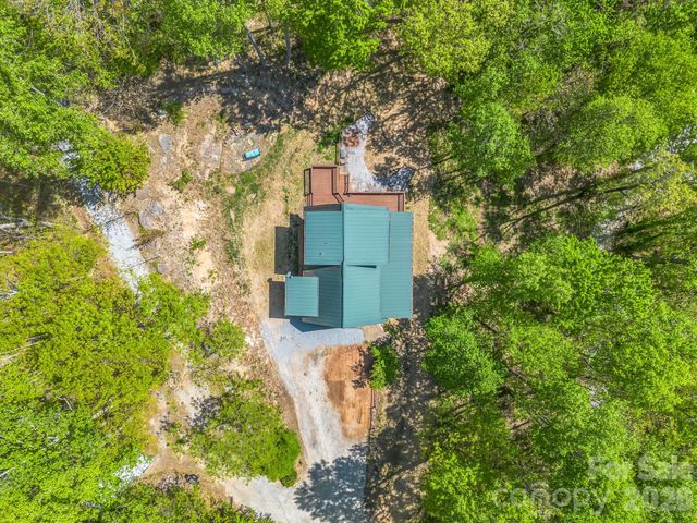 170 Old Mountain Pass, Hendersonville, NC 28792