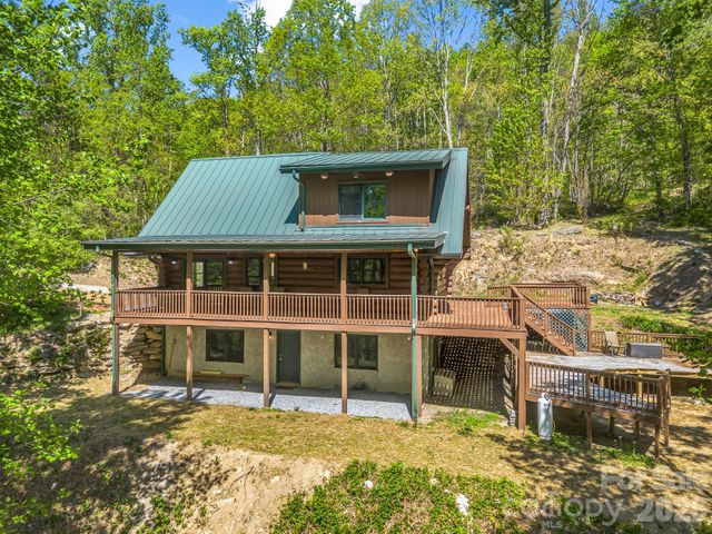 170 Old Mountain Pass, Hendersonville, NC 28792