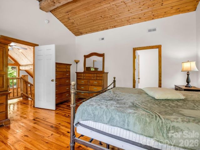 170 Old Mountain Pass, Hendersonville, NC 28792