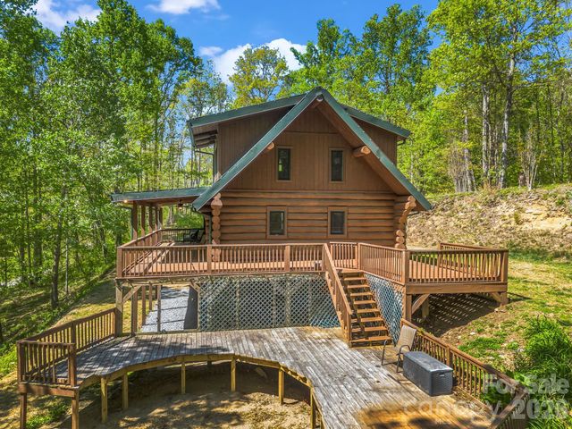 170 Old Mountain Pass, Hendersonville, NC 28792