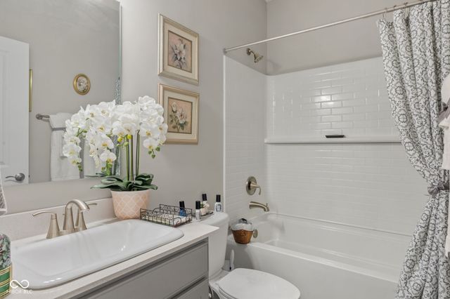 914 Ridge Rock Lane, Bargersville, IN 46106