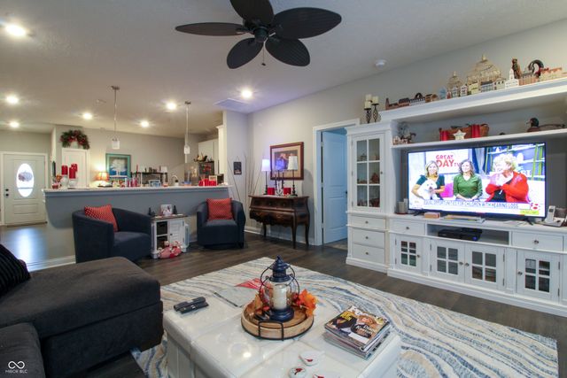 914 Ridge Rock Lane, Bargersville, IN 46106