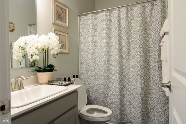 914 Ridge Rock Lane, Bargersville, IN 46106