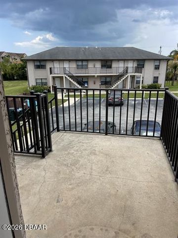 1290 9th St Apt 103, Daytona Beach, FL 32117