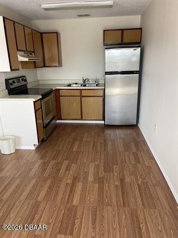 1290 9th St Apt 103, Daytona Beach, FL 32117