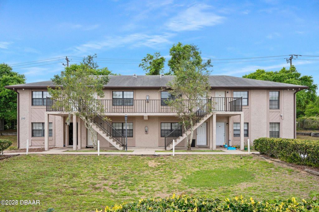 1290 9th St Apt 103, Daytona Beach, FL 32117