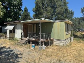 210 NW Woodbrook Drive, Grants Pass, OR 97526