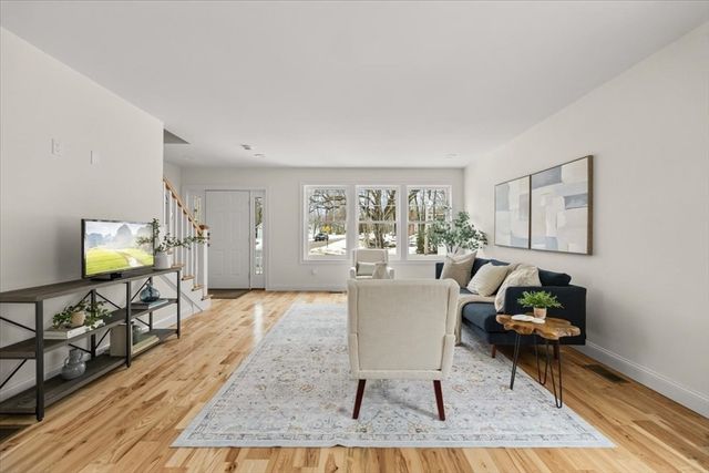 567 Park St, Attleboro, MA 02703