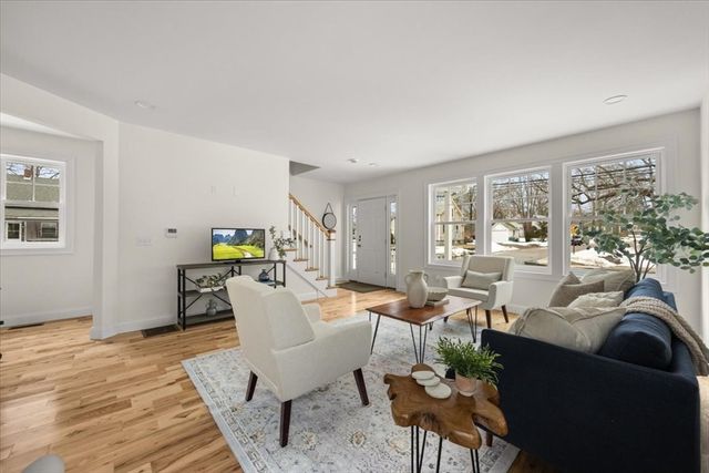 567 Park St, Attleboro, MA 02703