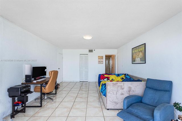 555 NE 15th St 15B, Miami, FL 33132