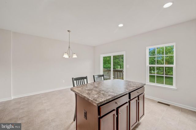 19 ONTARIO DR, Falling Waters, WV 25419