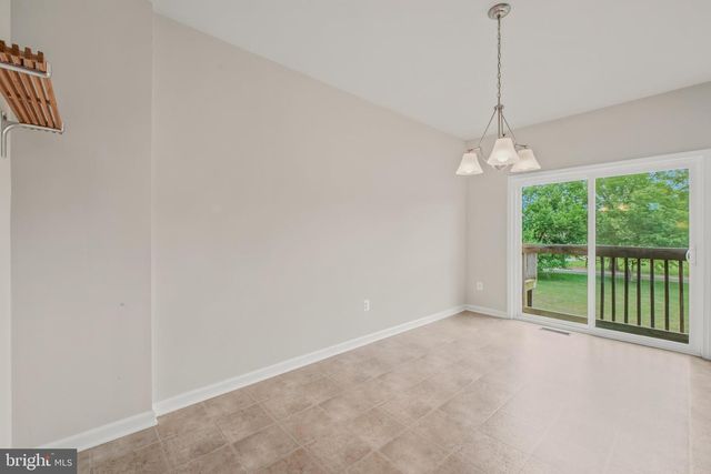 19 ONTARIO DR, Falling Waters, WV 25419