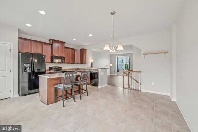 19 ONTARIO DR, Falling Waters, WV 25419
