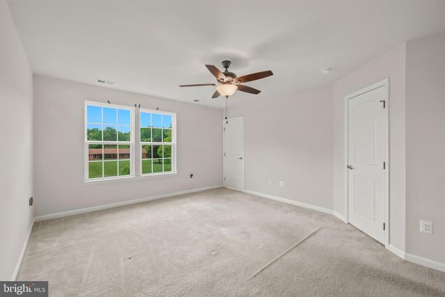 19 ONTARIO DR, Falling Waters, WV 25419