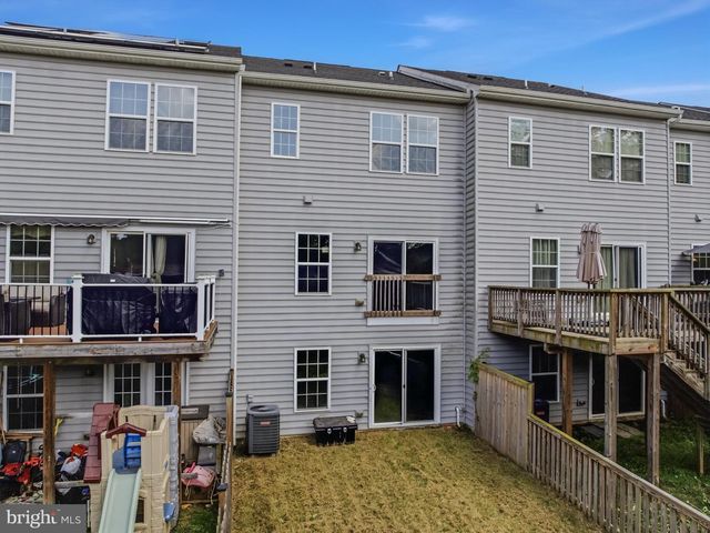 19 ONTARIO DR, Falling Waters, WV 25419