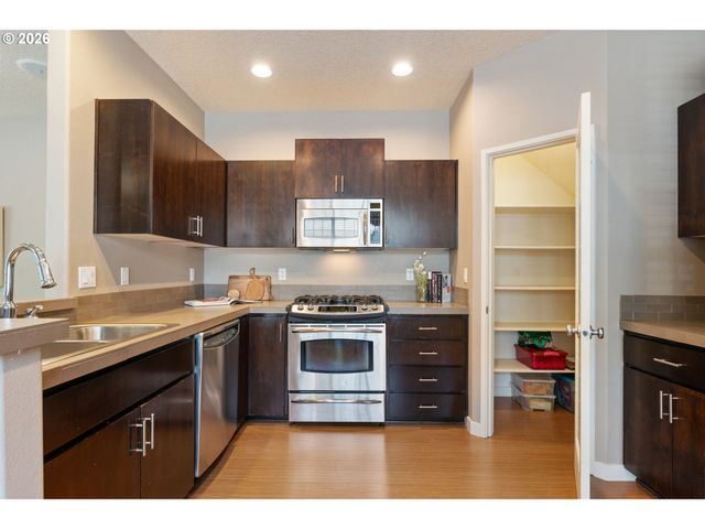 4899 Nw BLANDY Ter, Portland, OR 97229