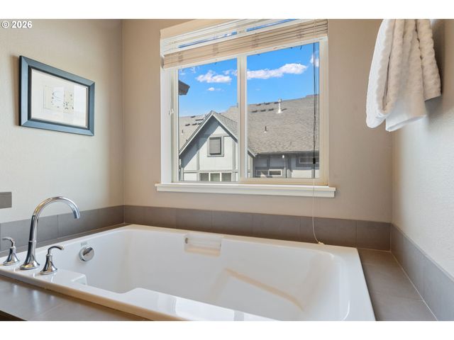4899 Nw BLANDY Ter, Portland, OR 97229