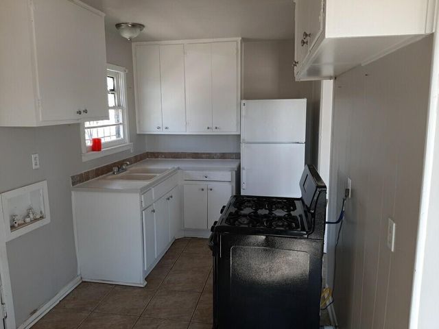 2403 E 5th Street, Lubbock, TX 79403