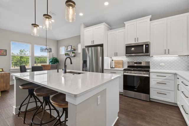 221 Sweeping Sage LN, San Marcos, TX 78666