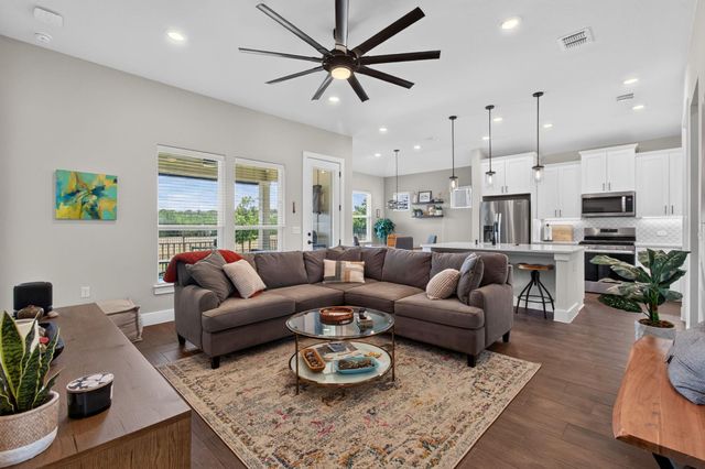 221 Sweeping Sage LN, San Marcos, TX 78666