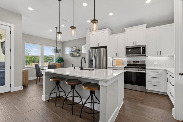 221 Sweeping Sage LN, San Marcos, TX 78666