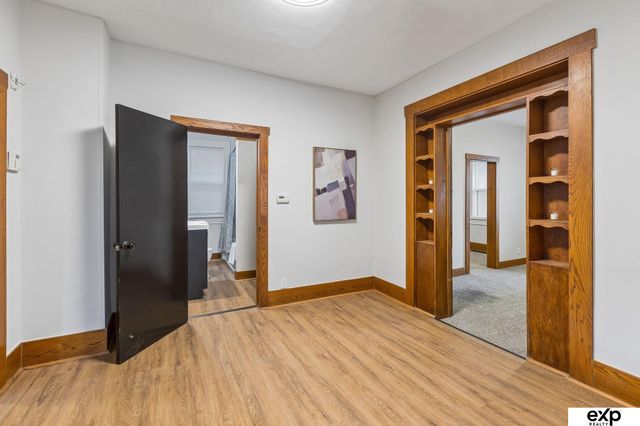4721 California Street, Omaha, NE 68132