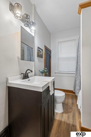 4721 California Street, Omaha, NE 68132