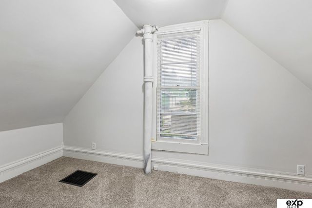 4721 California Street, Omaha, NE 68132