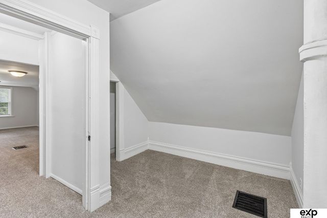 4721 California Street, Omaha, NE 68132